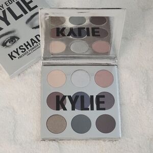 Kylie Cosmetics Limited Edition Holiday Collection Eyeshadow Palette BNIB